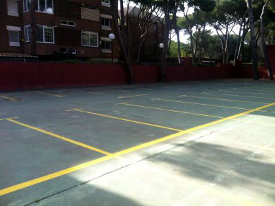 Imagen del parking de la discoteca 'Sala Marrakech' de Gav� Mar (2012)